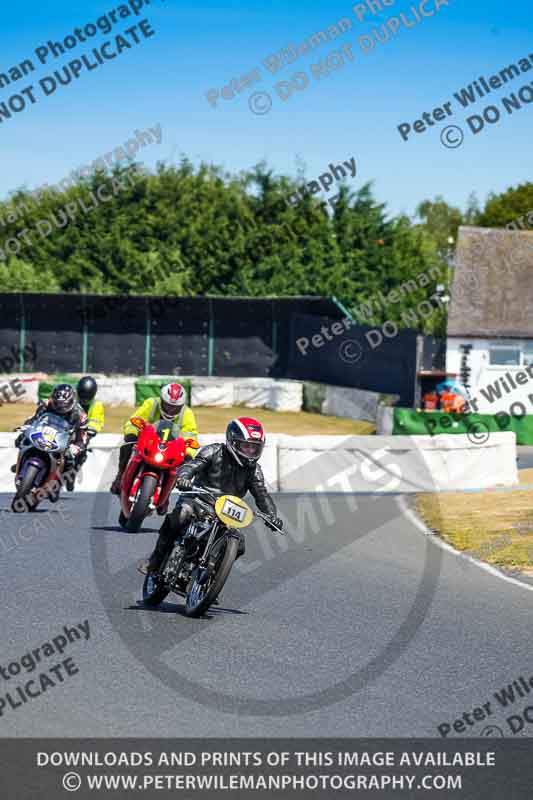 Vintage motorcycle club;eventdigitalimages;mallory park;mallory park trackday photographs;no limits trackdays;peter wileman photography;trackday digital images;trackday photos;vmcc festival 1000 bikes photographs